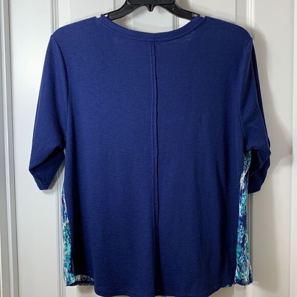 Bit & Bridle Size 2X pull over scoop neck 1/4 button top - Picture 2 of 9